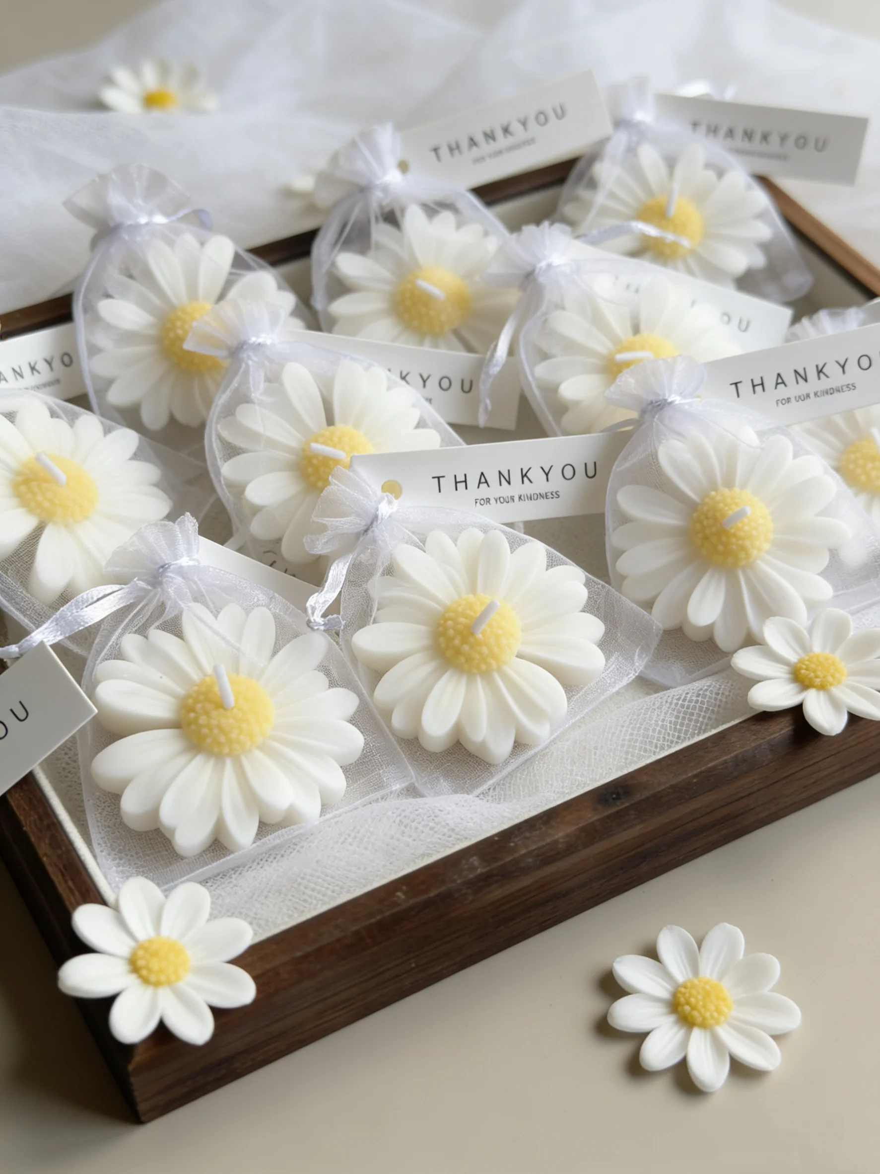 Home Fragrance Set Gift - Zestaw świec w kształcie stokrotki -